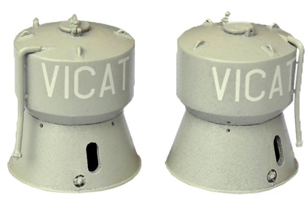 PAIRE de CUVE à CIMENT VICAT MONTÉES PEINTES, échelle HOm, France